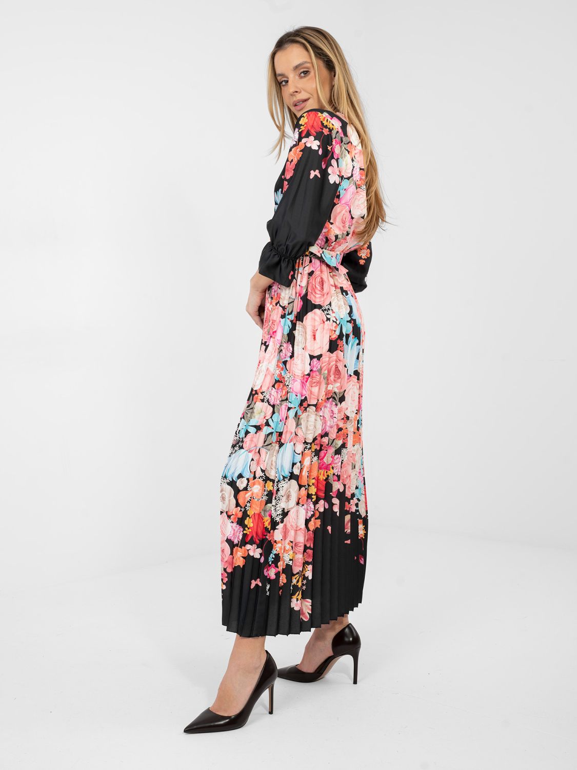 Schwarzes Maxi-Kleid mit Blumenmuster und Gürtel