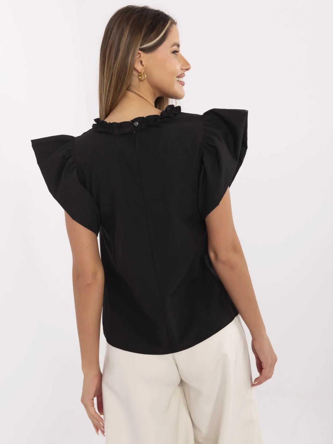 Elegante schwarze Bluse mit Rüschen