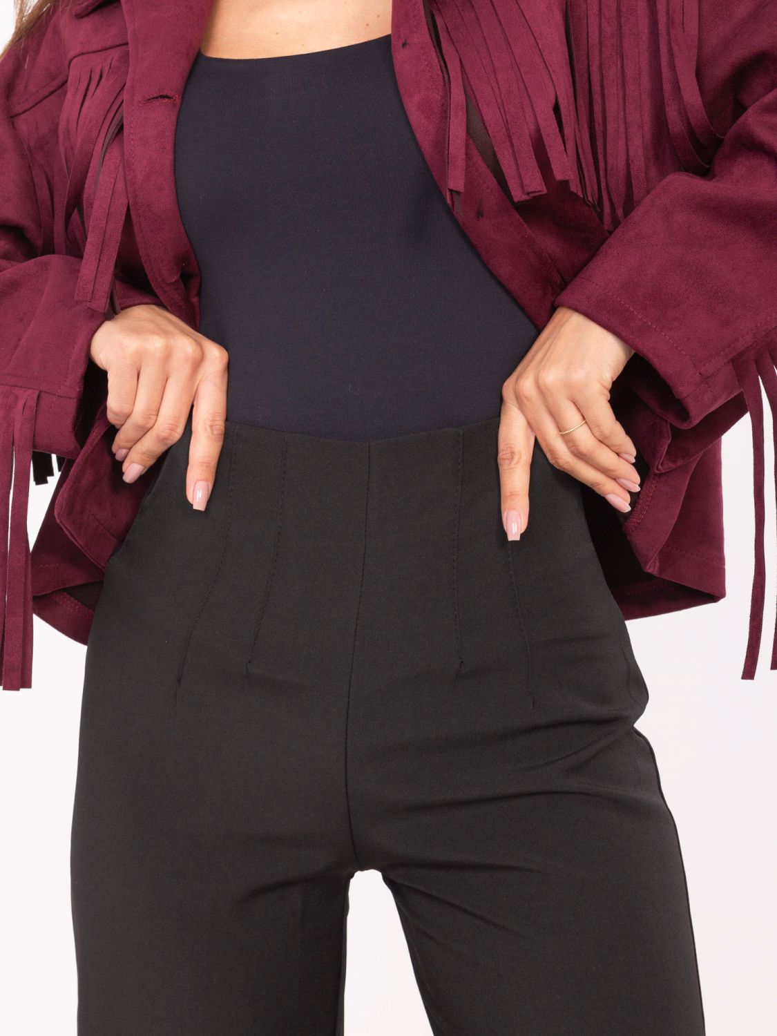 Elegante schwarze Hose mit hohem Bund