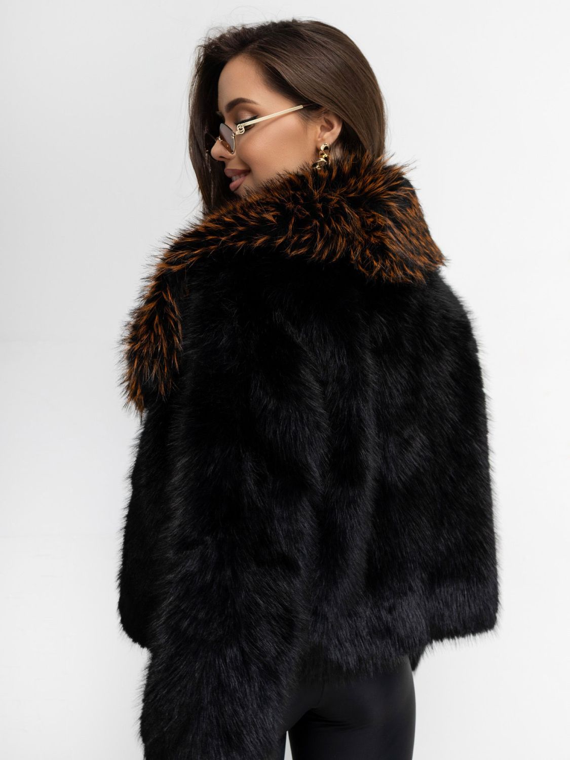 Elegante kurze Wolljacke mit Futter, schwarz