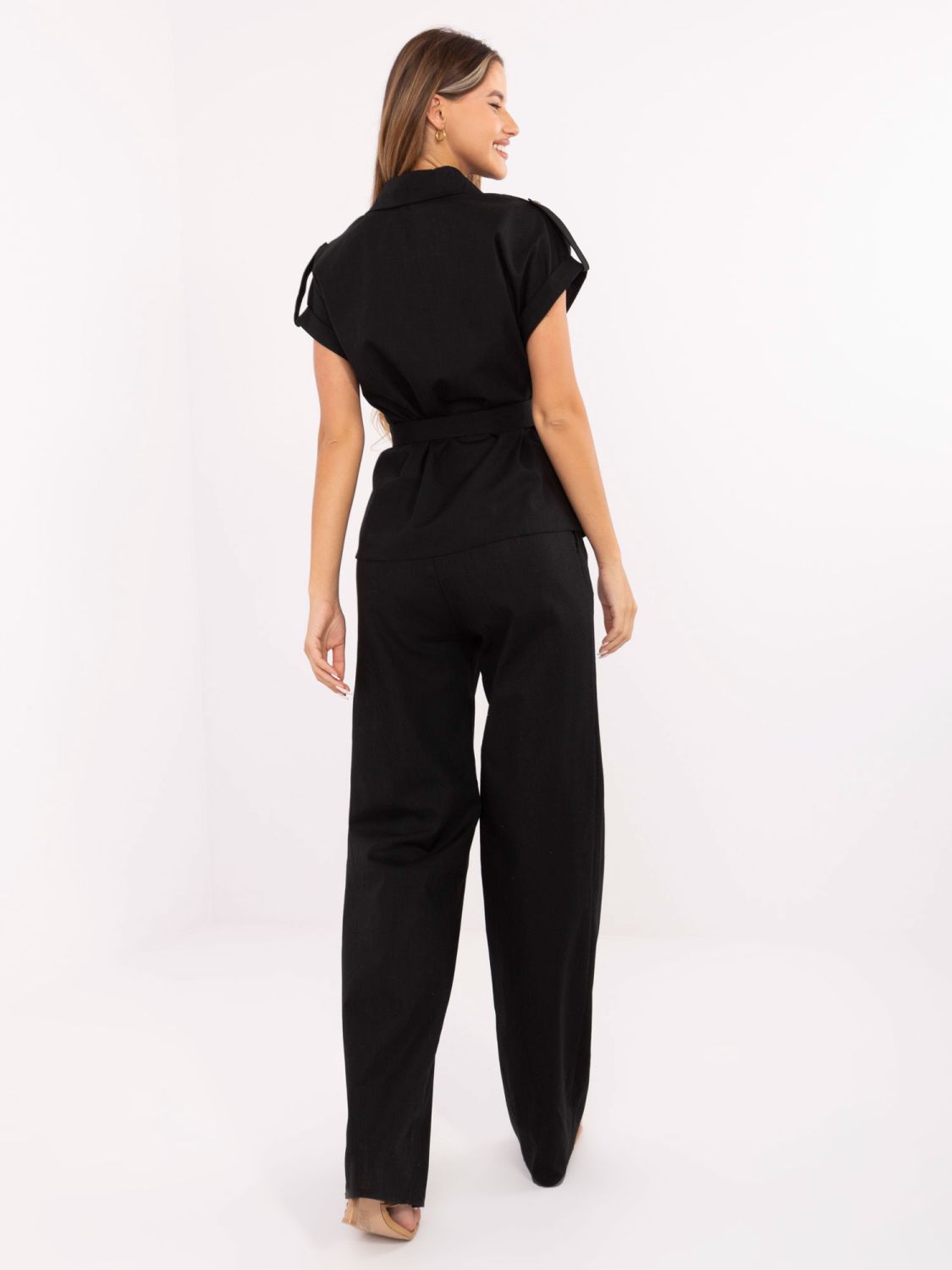 Eleganter schwarzer Anzug