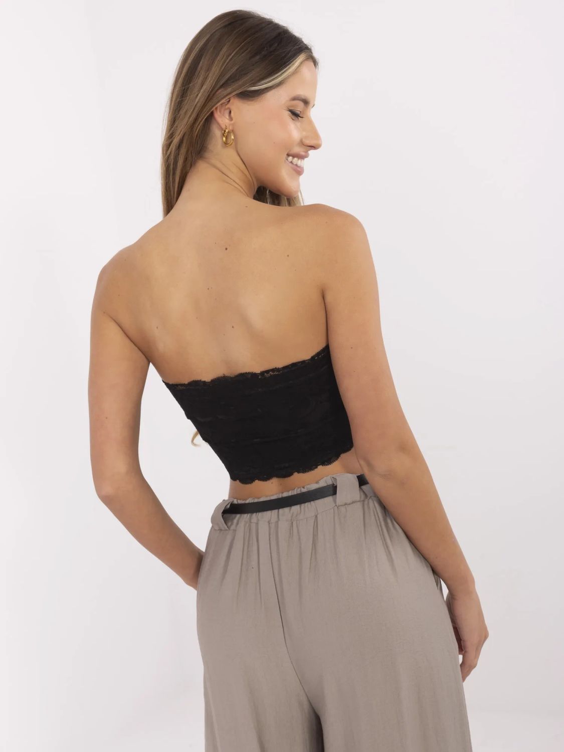 Elegantes schwarzes Top mit Spitze