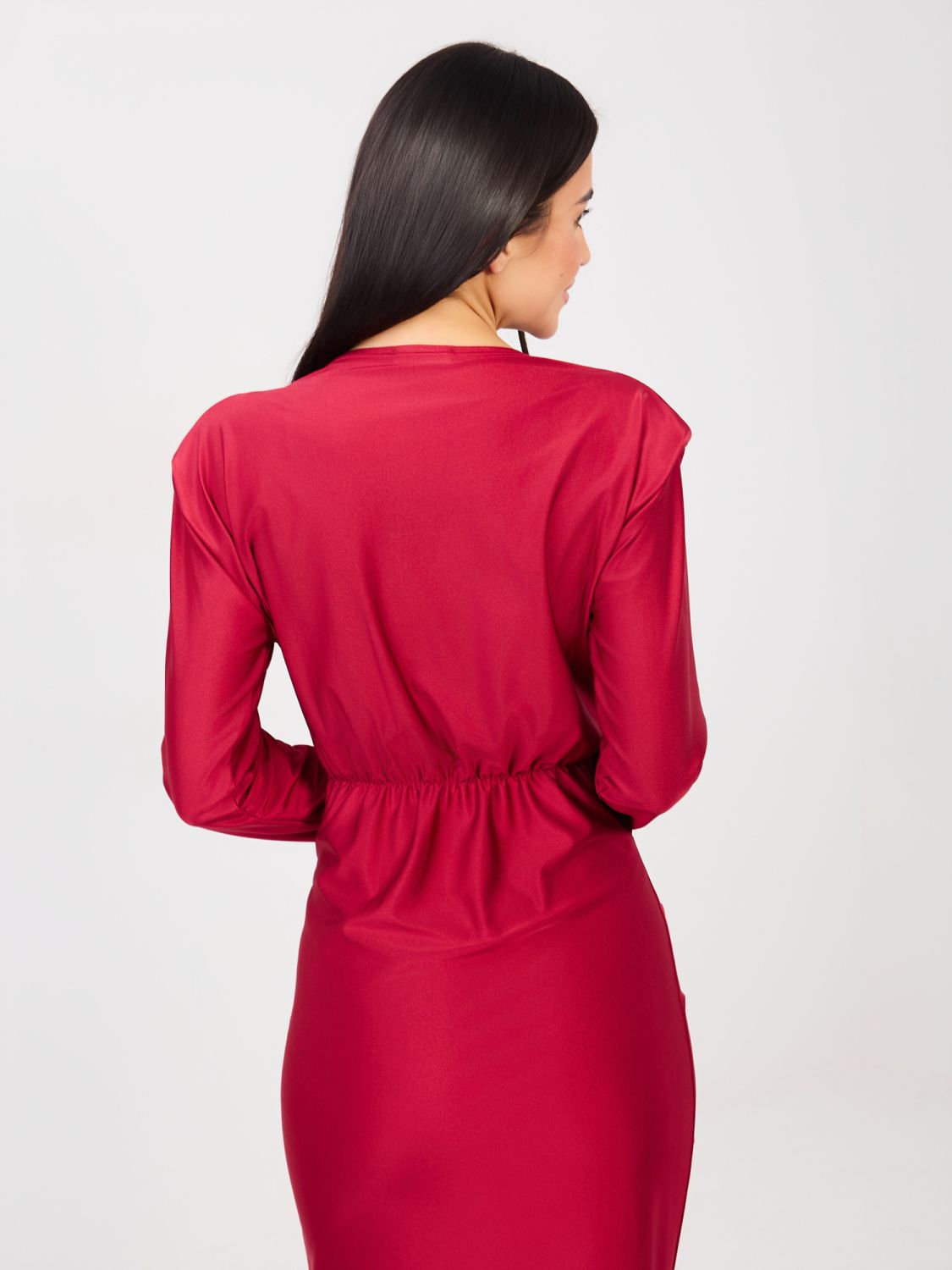 Elegantes rotes Maxi-Kleid mit langen Ärmeln und Wickelausschnitt