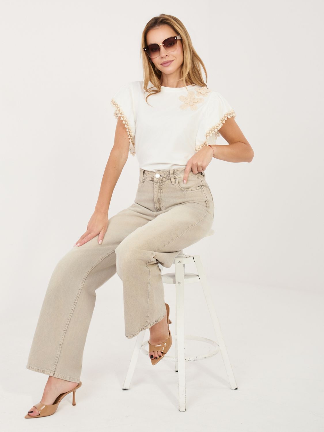 Weiße Bluse mit Applikation