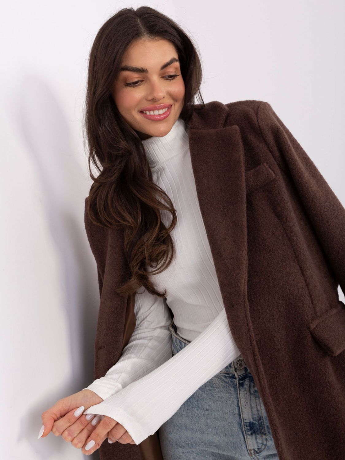 Gestreifte Baumwollbluse mit Rollkragen in Ecru