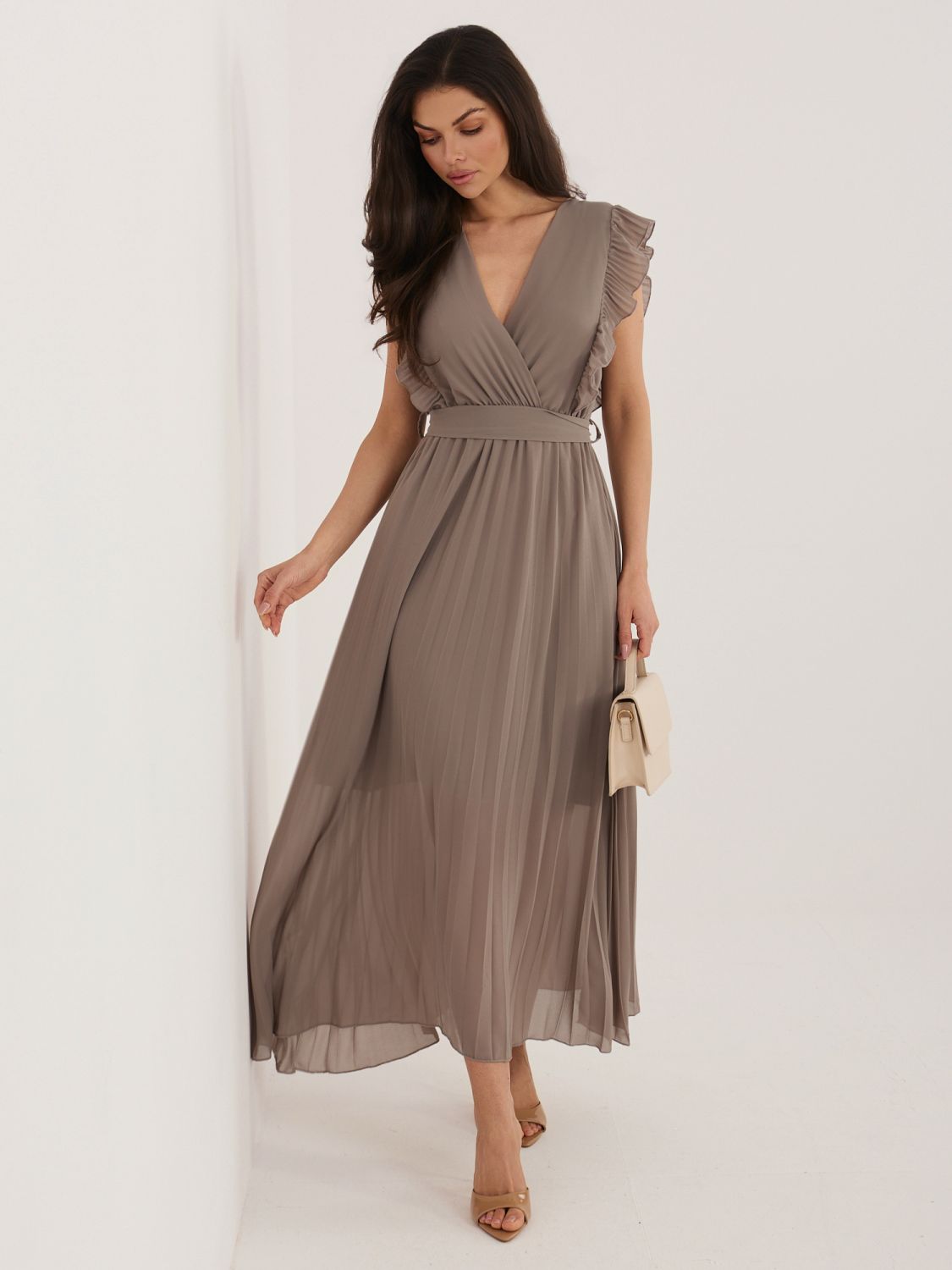 Beiges ausgestelltes Midi-Kleid mit Gürtel