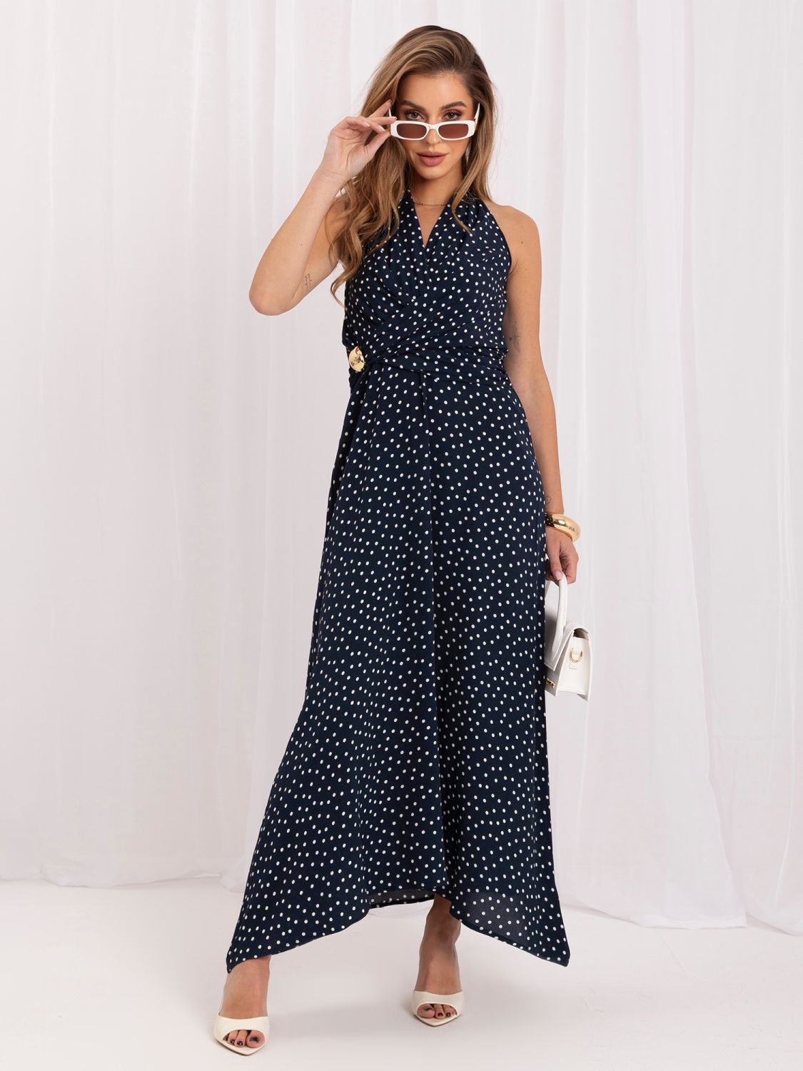 Maxikleid mit Punkten und Schnürung