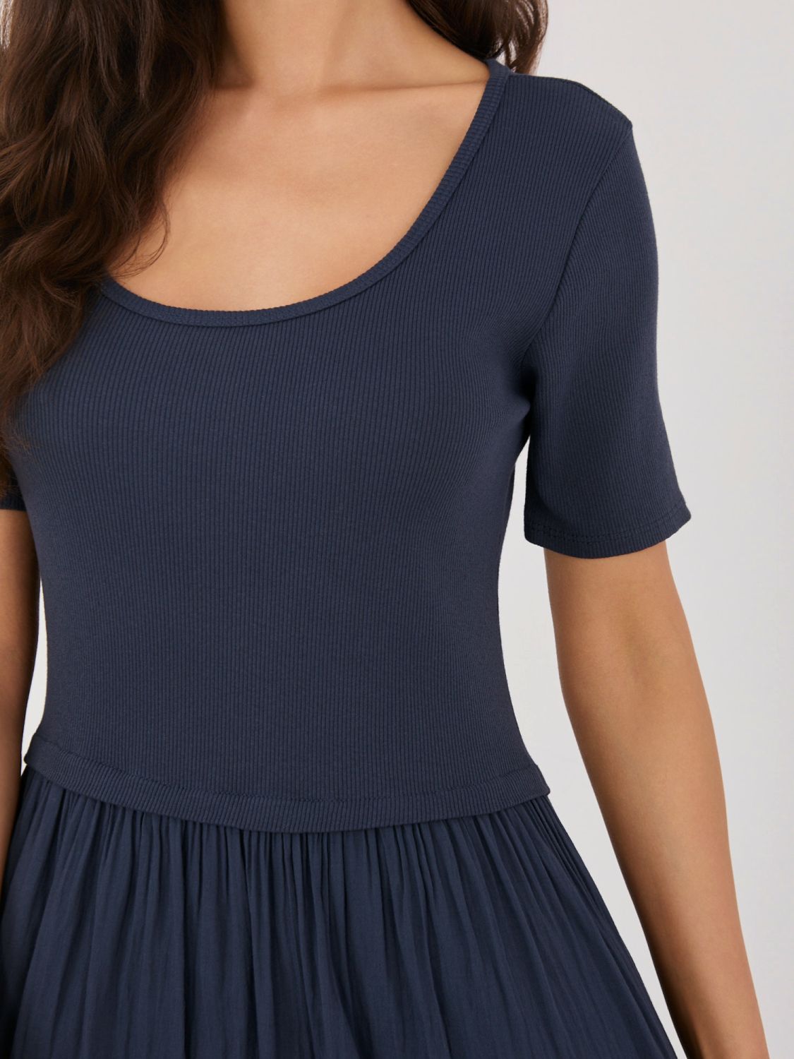 Ausgestelltes Midi-Kleid mit Futter, blau