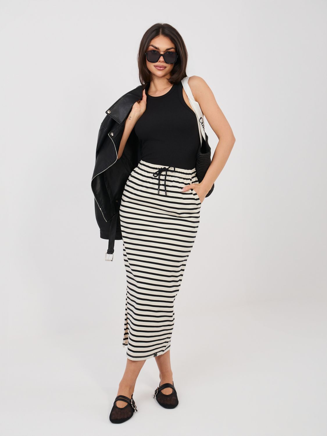 Beiger Midi-Rock mit Streifen und Taschen