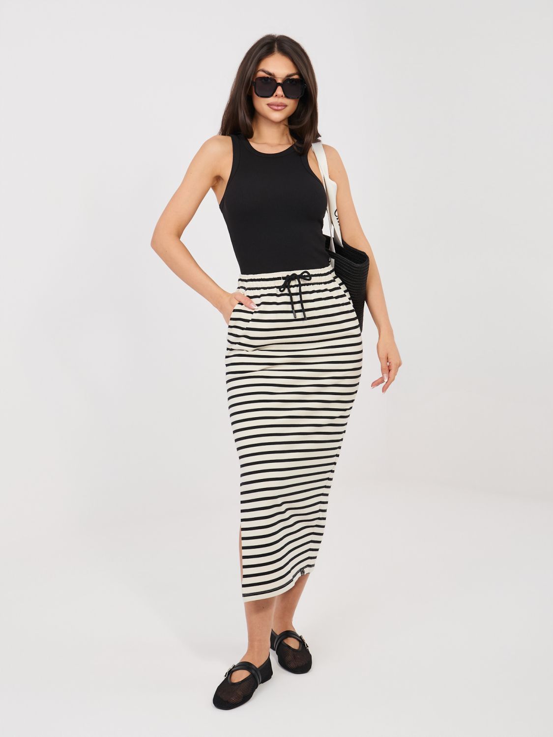 Beiger Midi-Rock mit Streifen und Taschen