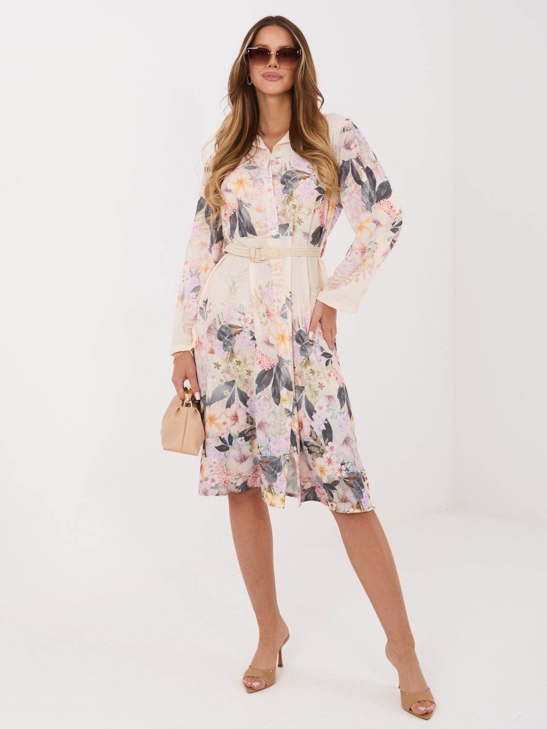 Beiges ausgestelltes Kleid mit Blumenmuster