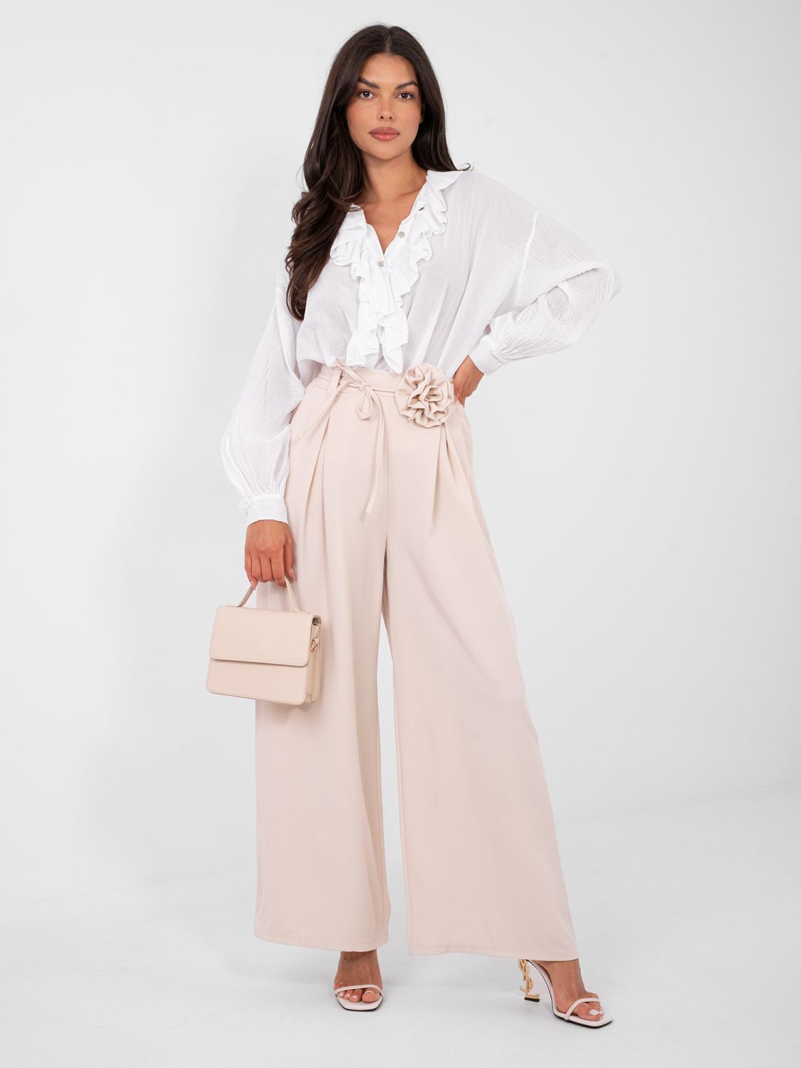 Elegante beige Wide-Leg-Hose mit Gürtel