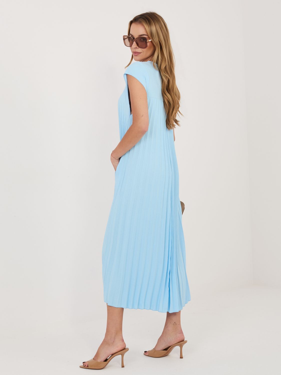 Blaues Midi-Cocktailkleid mit Taschen