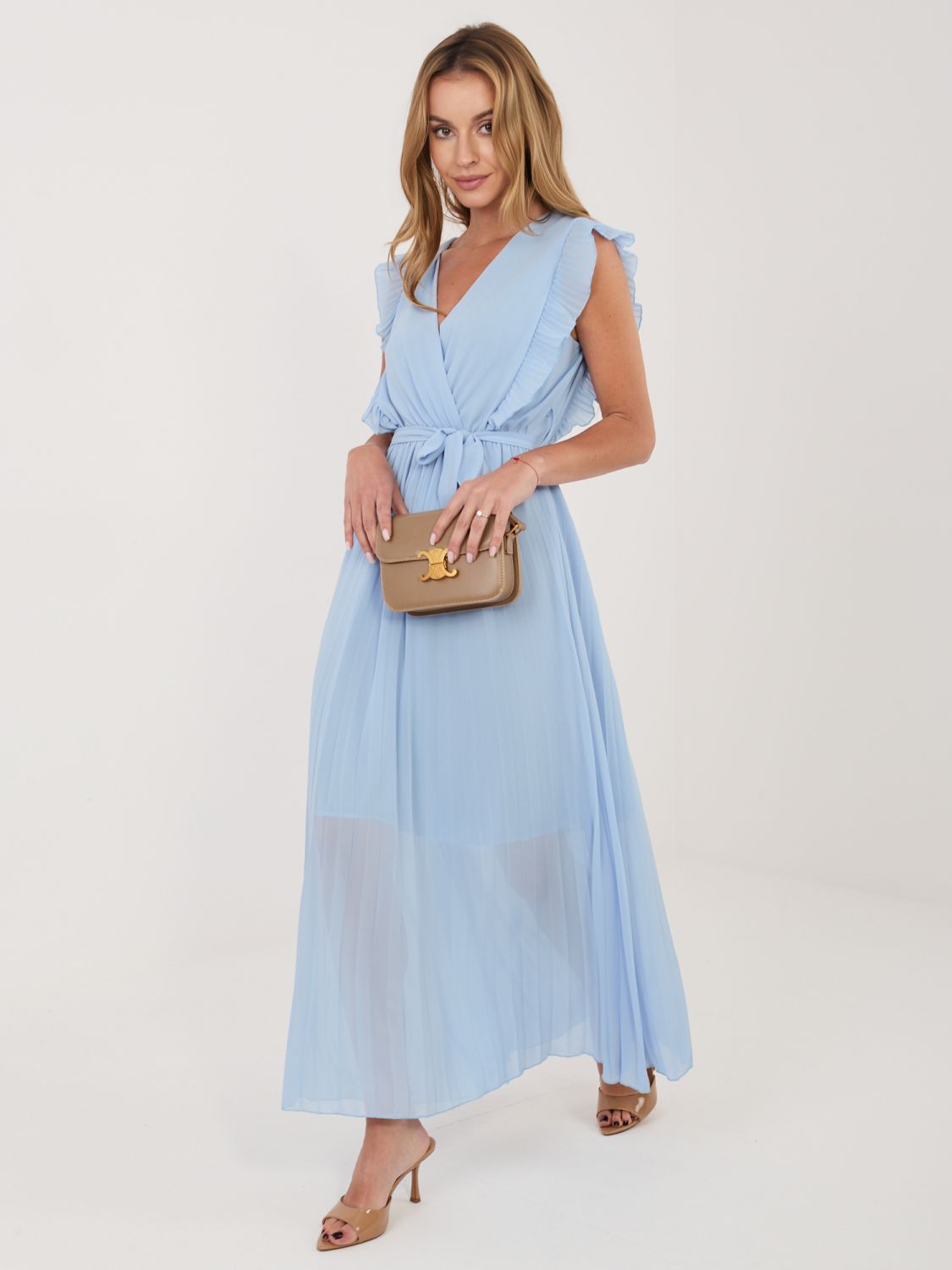 Hellblaues ausgestelltes Midi-Kleid mit Gürtel