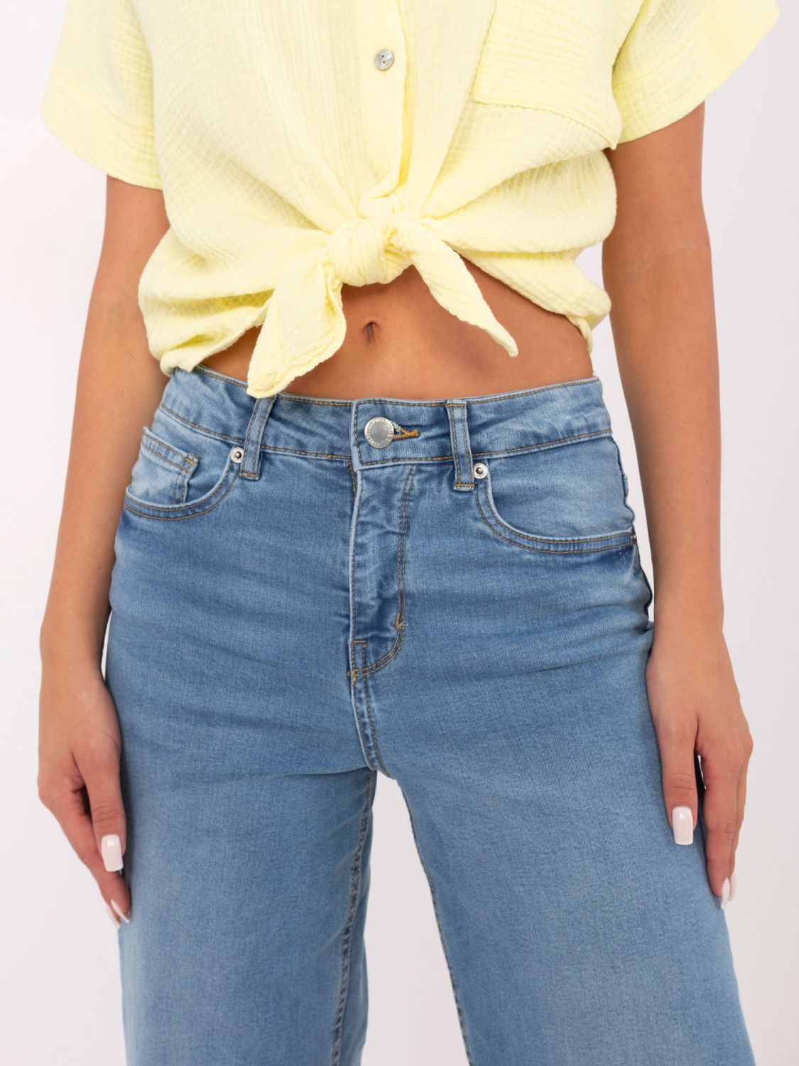 Damen-Jeans mit weitem Bein und hohem Bund, hellblau