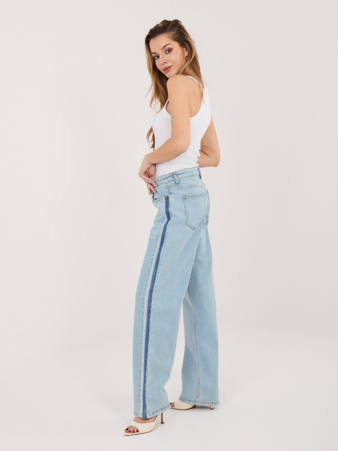 Damen-Jeans in Hellblau mit geradem Bein
