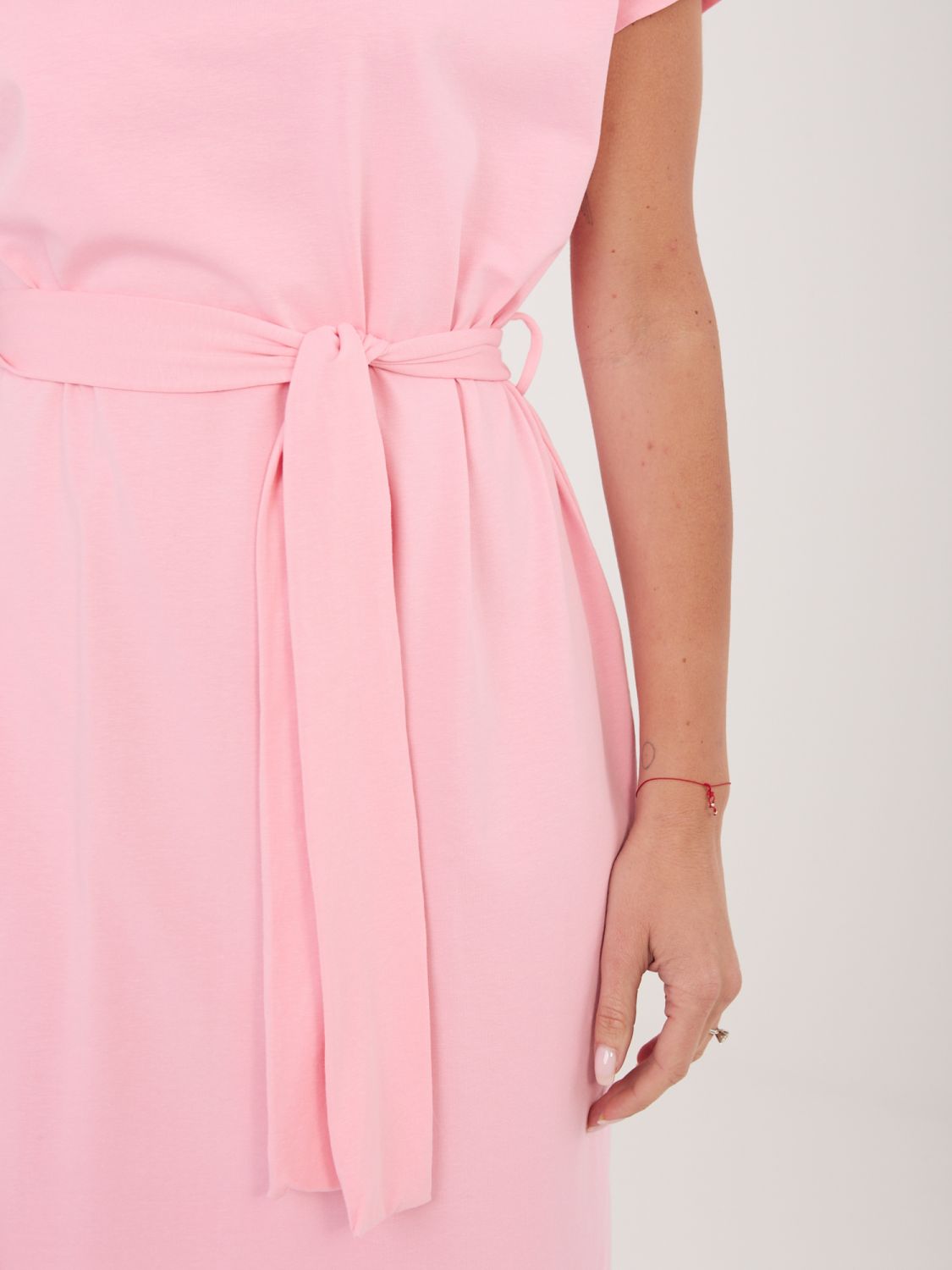Hellrosa Baumwoll-Sommerkleid mit Gürtel