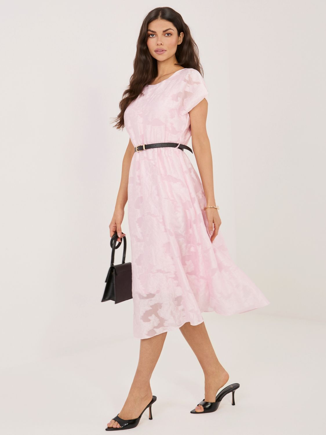 Hellrosa ausgestelltes Midi-Kleid mit Gürtel