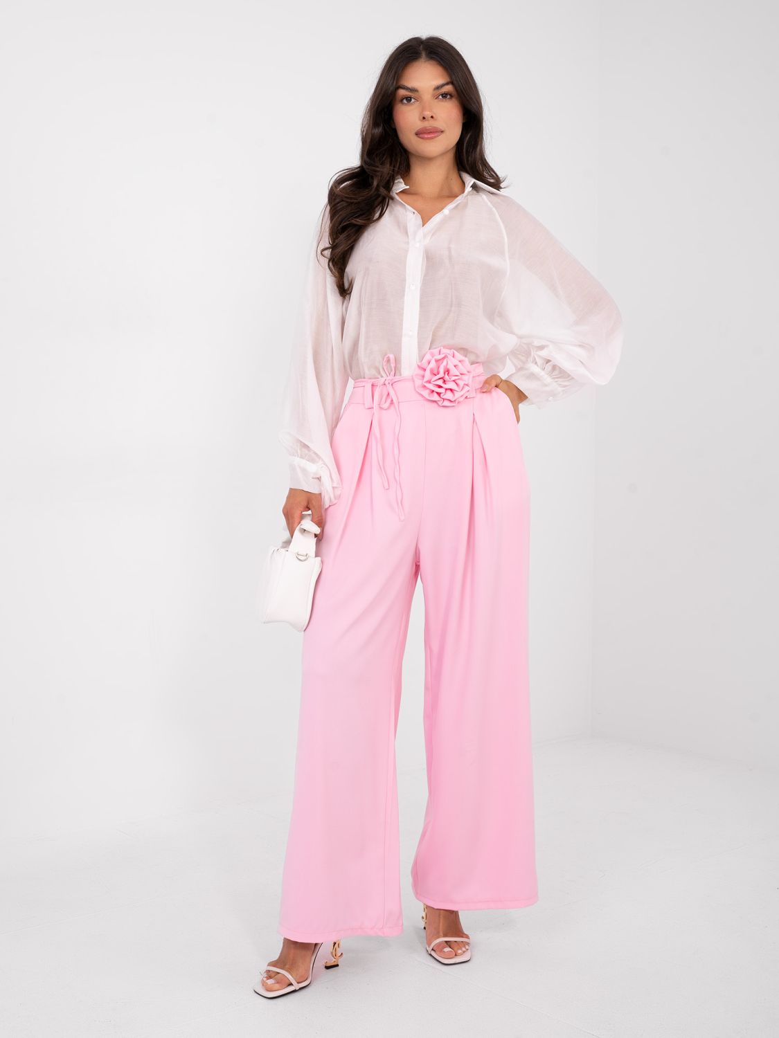Elegante weite Hose mit Gürtel in Rosa