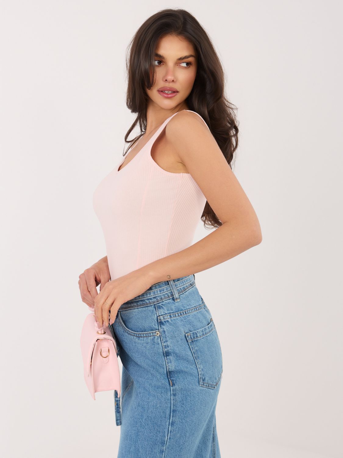 Rosa geripptes Top mit V-Ausschnitt und Trägern