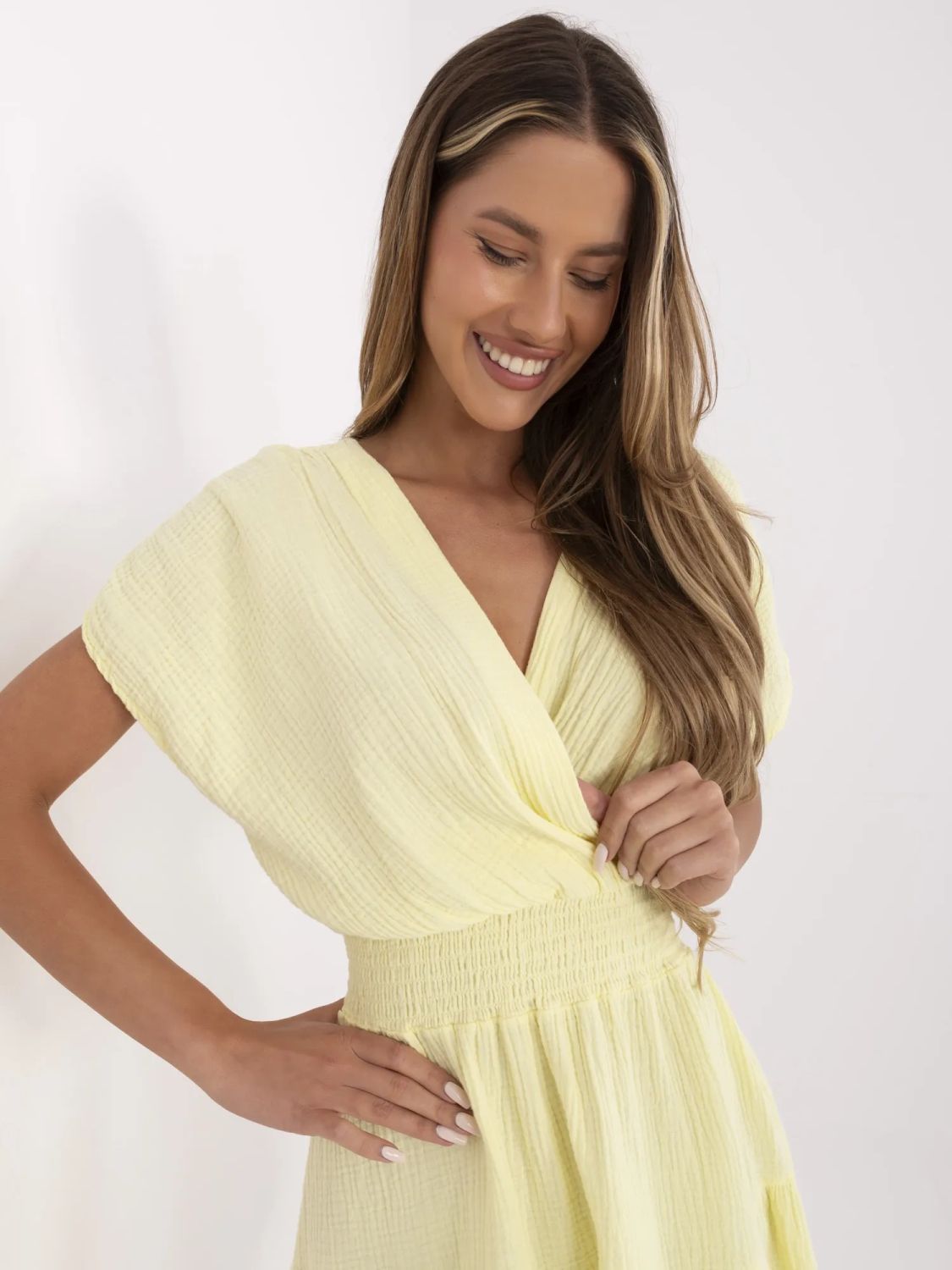 Ausgestellte Sommerkleid in hellgelb