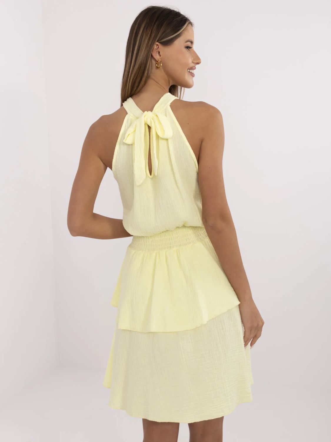 Ausgestellte Sommerkleid in hellgelb