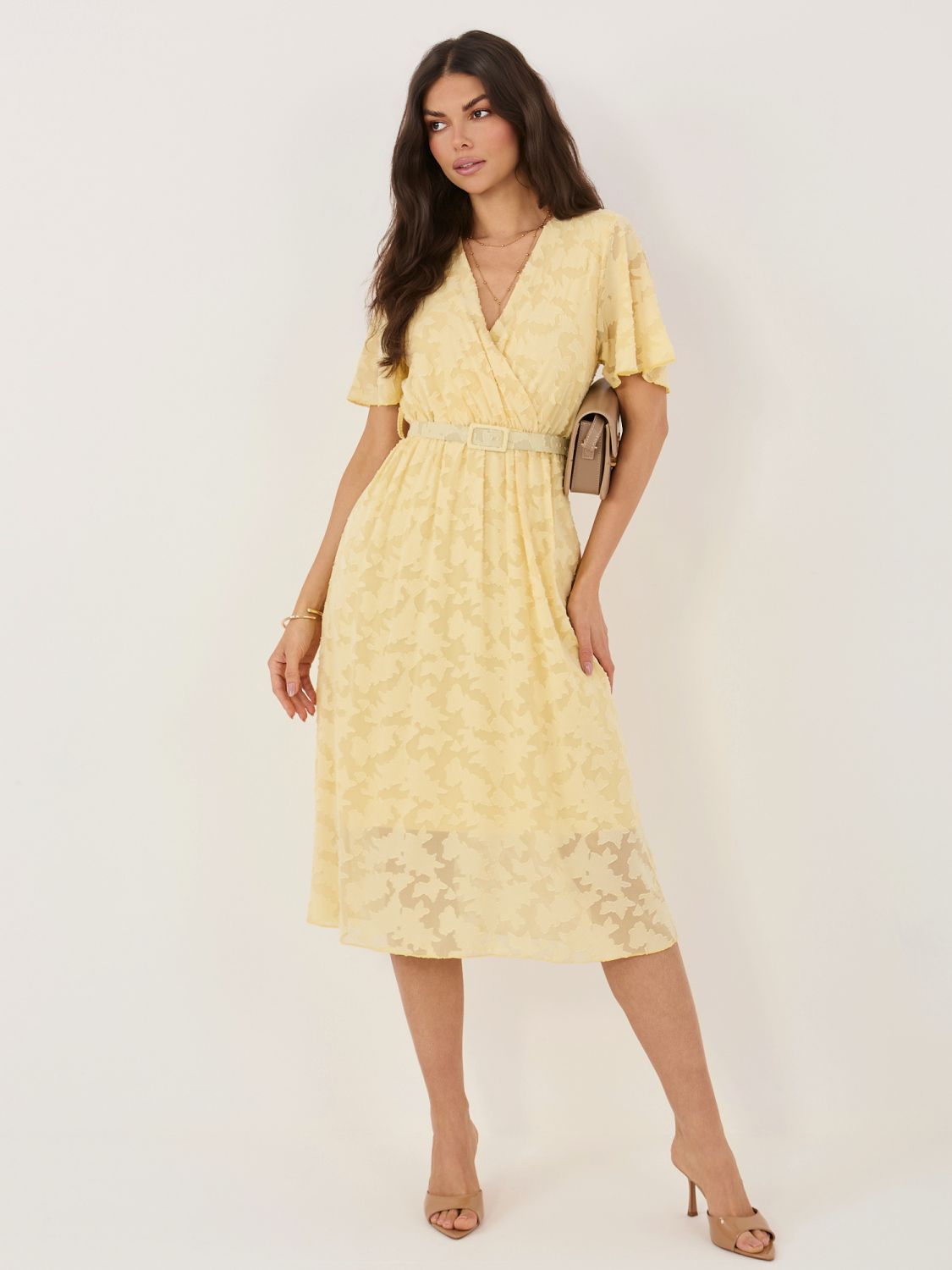 Gelbes ausgestelltes Midi-Kleid mit Gürtel