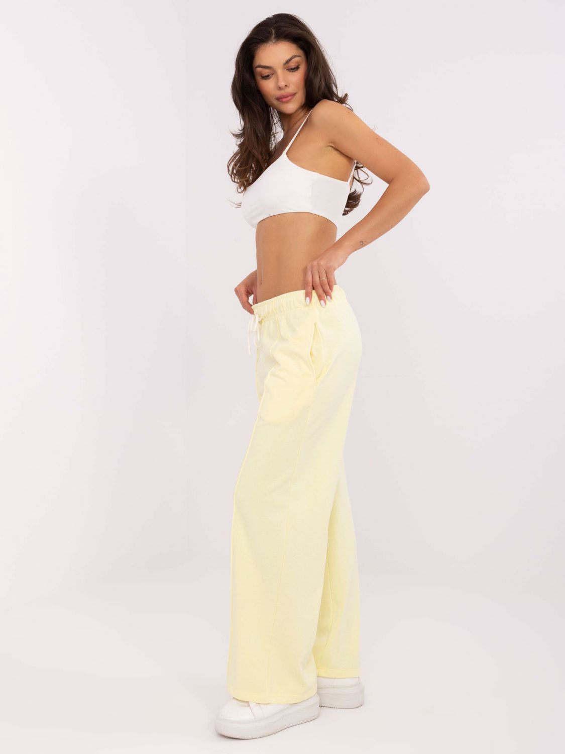 Stylische Sporthose in leuchtendem Gelb