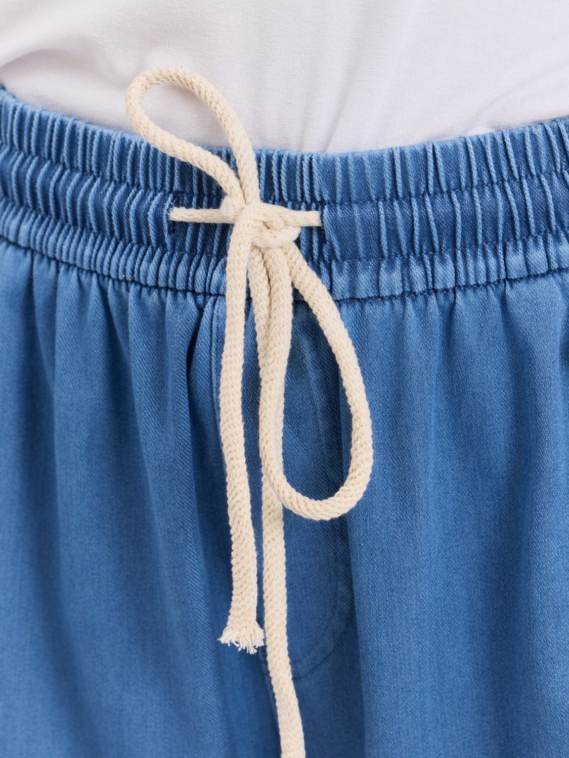 Blaue Baumwollshorts mit Kordelzug
