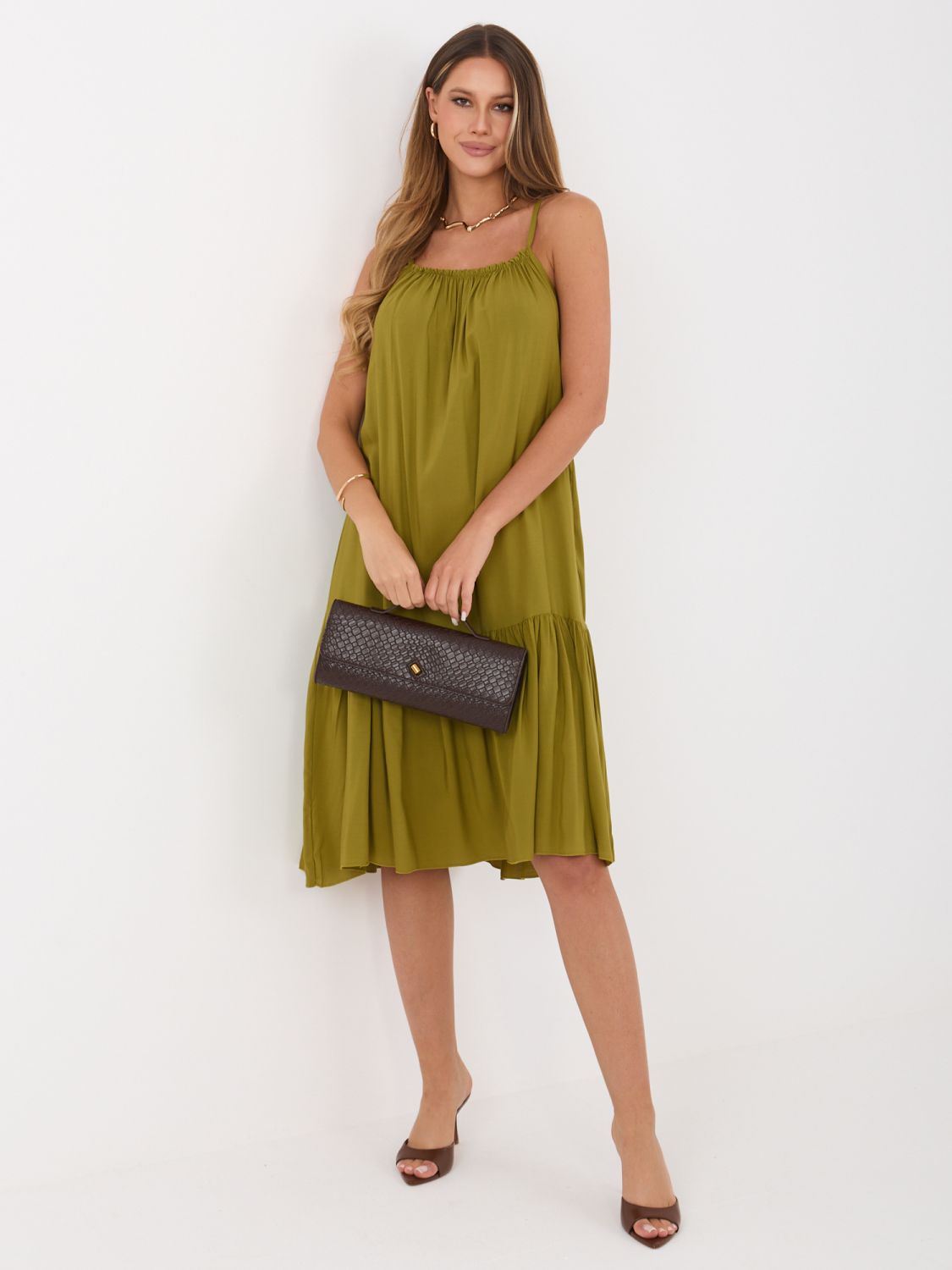 Olivgrünes Midi-Kleid mit Volant