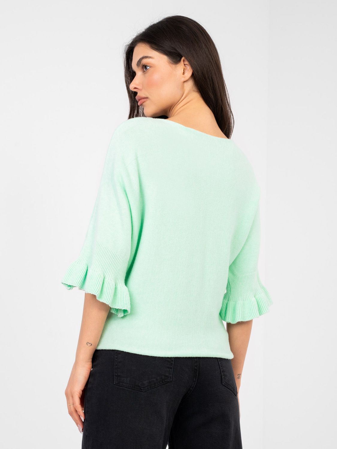 Eleganter mintfarbener Pullover mit 3/4-Ärmeln und Volant
