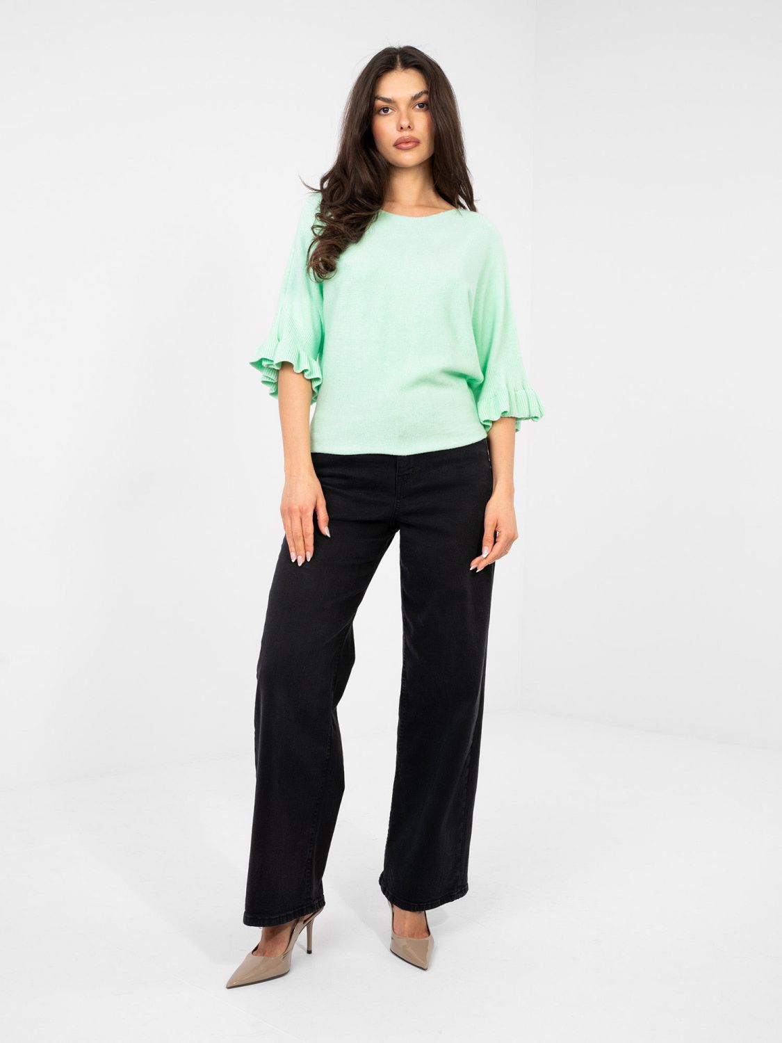 Eleganter mintfarbener Pullover mit 3/4-Ärmeln und Volant