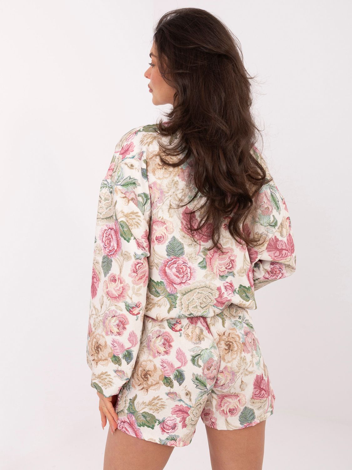 Rosa Shorts mit Blumenmuster, weitem Bein und Gürtel