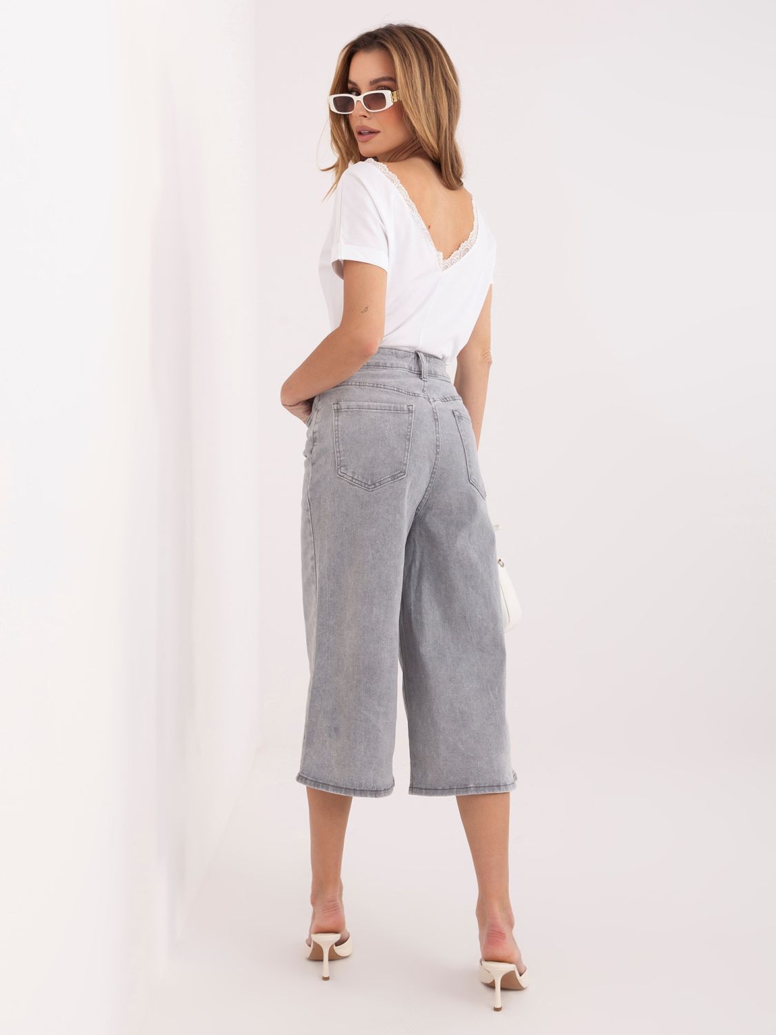 Graue Culotte-Jeans mit hohem Bund