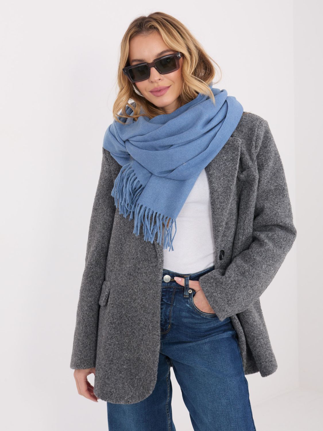 Stilvoller Schal in Grau-Blau