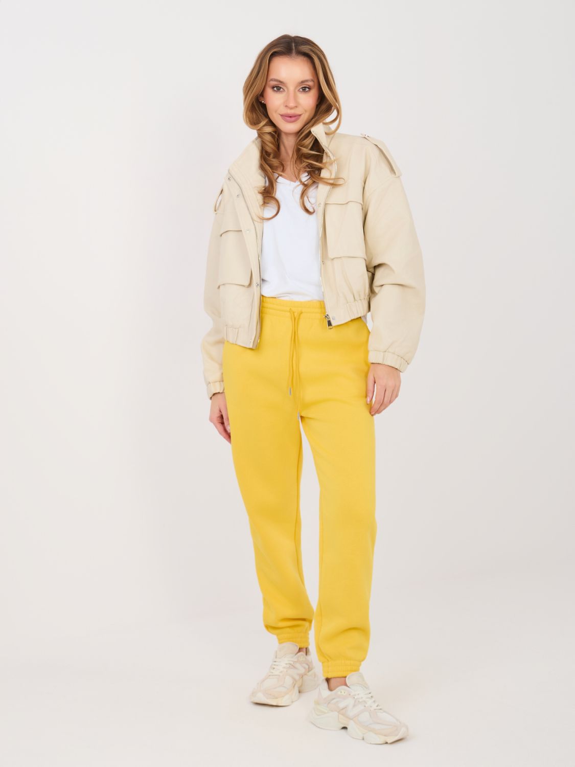 Gelbe Jogginghose mit hohem Bund und Seitentaschen