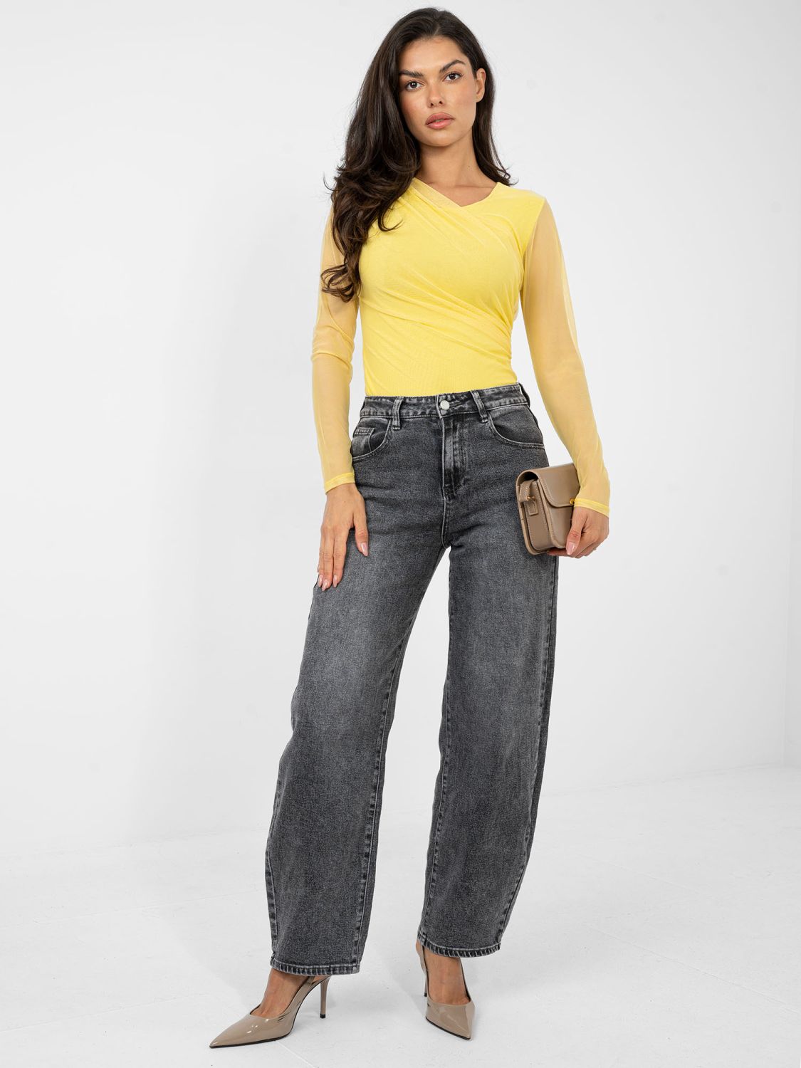 Eleganter gelber Body mit langen Ärmeln und Rundhalsausschnitt