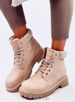 Beige Schnürstiefel mit Strasssteinen verziert