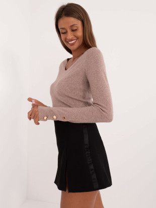 Beiger Pullover mit langen Ärmeln