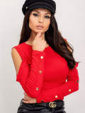 Rote Bluse mit Ausschnitten