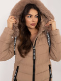 Beige Winterjacke mit Kapuze