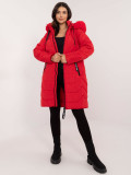 Stylische rote Winterjacke