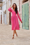 Ausgestelltes Kleid mit Wickelausschnitt und langen Ärmeln in Amaranth
