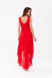 Asymmetrisches rotes Kleid mit Wickelausschnitt