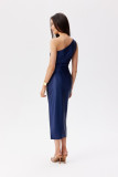 Asymmetrisches dunkelblaues Midi-Kleid mit einem Schulterträger