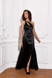 Langes Kleid mit Trägern und asymmetrischem Ausschnitt, schwarz