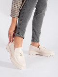 Helle beige Mokassins auf Plattform