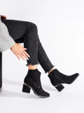 Schwarze durchbrochene Stiefeletten