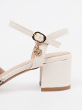 Weiße Damen Sandalen mit mittelhohem Absatz