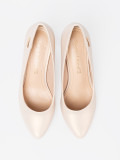Beige Pumps auf Blockabsatz von Sergio Leone